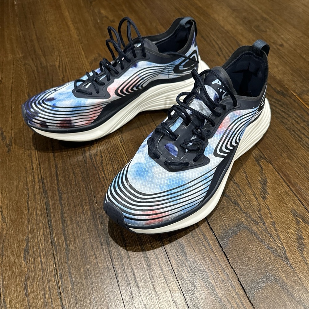 APL streamline sneaker
